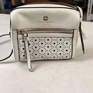 White Kate spade purse - like new